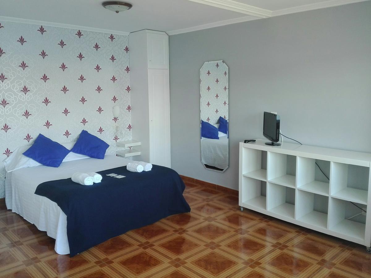 Aparthotel Corcubion Playa De Quenxe Exterior foto
